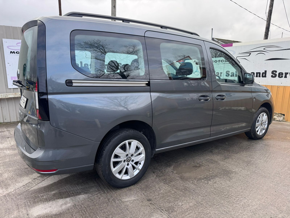2025 Volkswagen Caddy Maxi Life LIFE TDI 122BHP A7F 5DR A €42,500