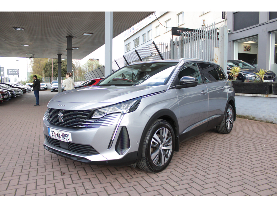 2022 Peugeot 5008 - image 7