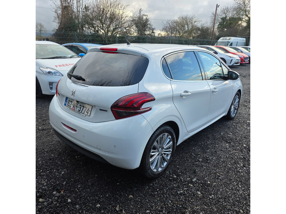 2016 Peugeot 208 1.2 Puretech 110 bhp automatic Allure 5d €9,950