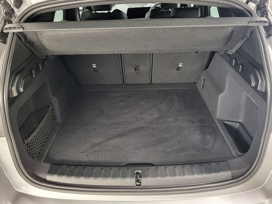 2025 BMW X1 - image 13