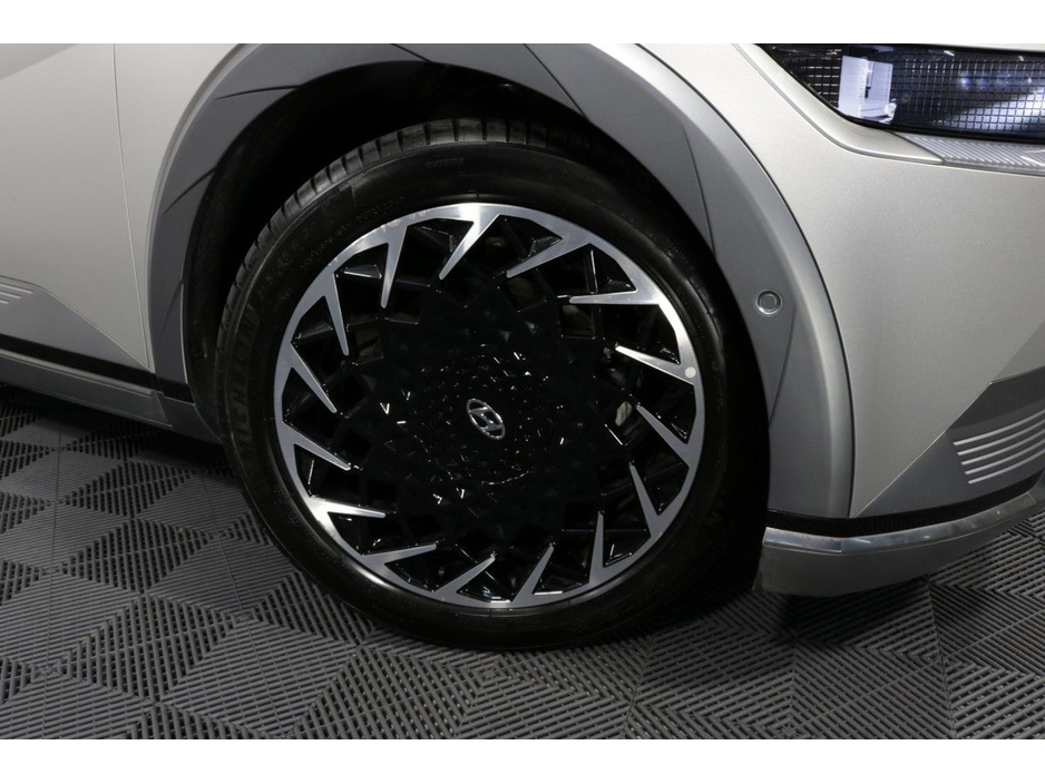 2024 Hyundai Ioniq 5 - image 5