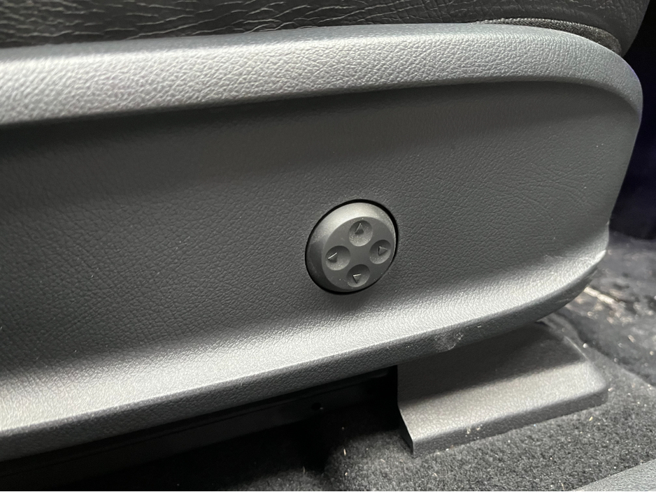 2023 Mercedes-Benz EQB - image 12