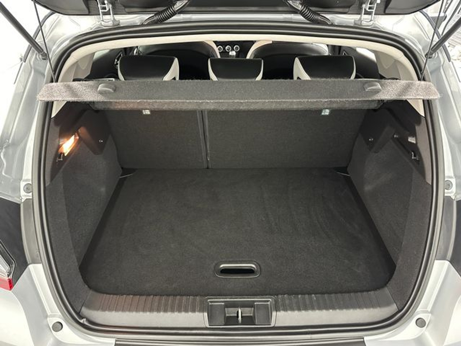 2020 Renault Captur - image 26