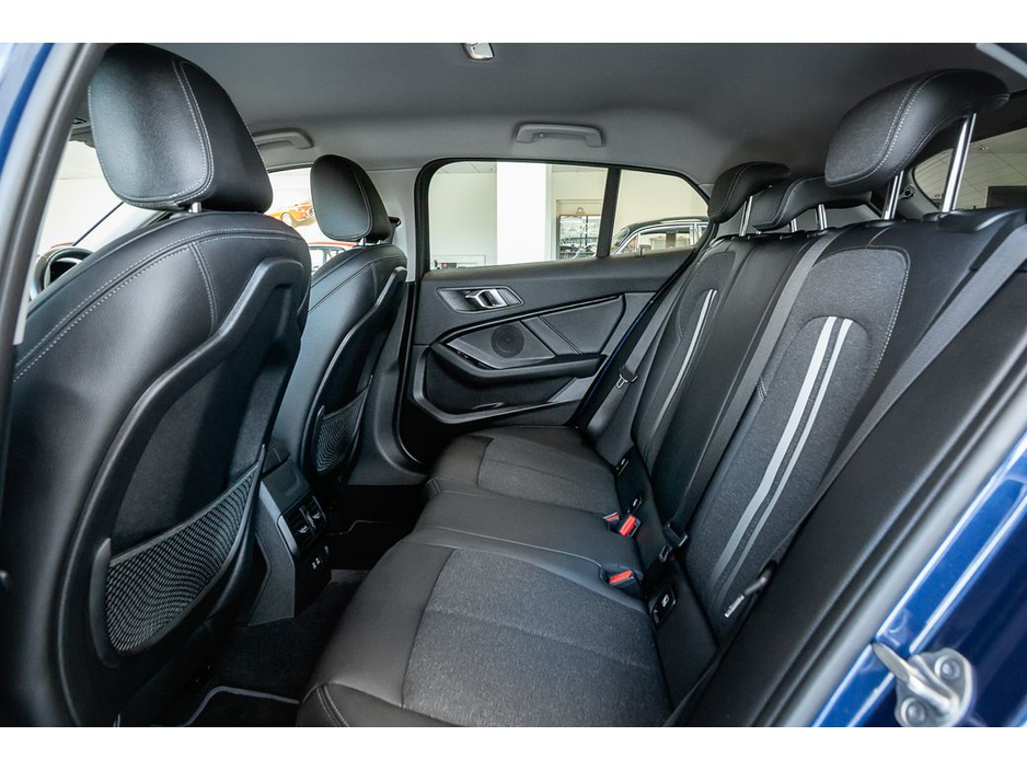 2022 BMW 1 Series - image 24