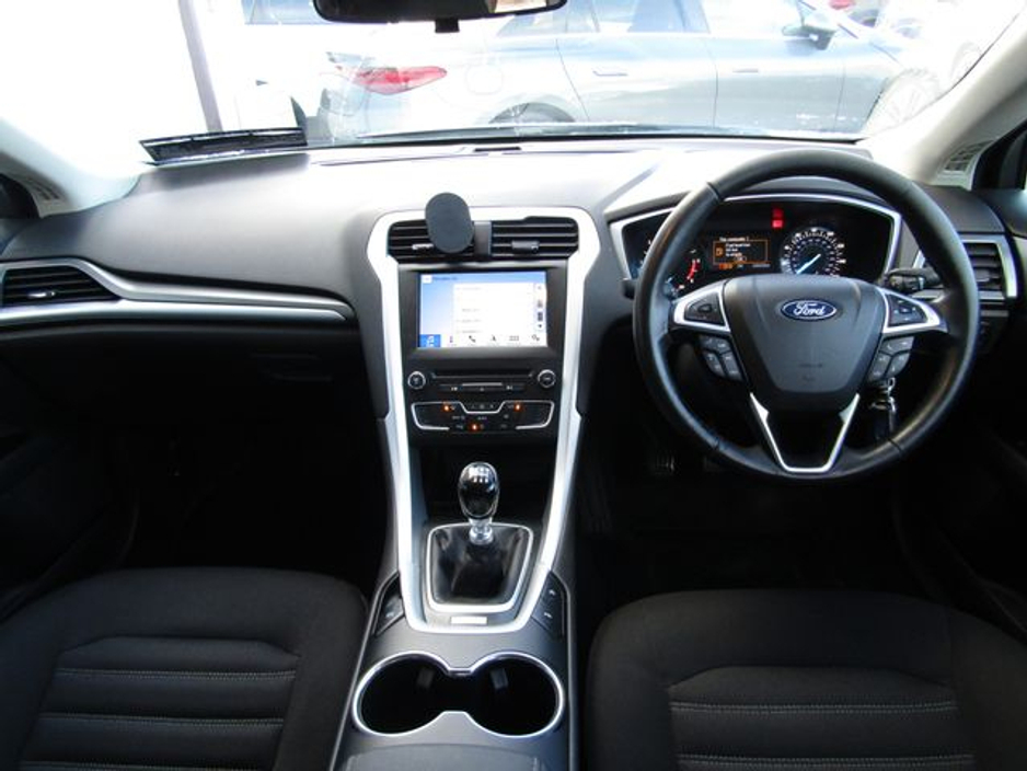 2017 Ford Mondeo - image 11