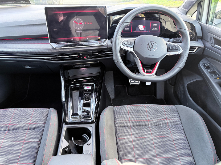 2025 Volkswagen Golf - image 14