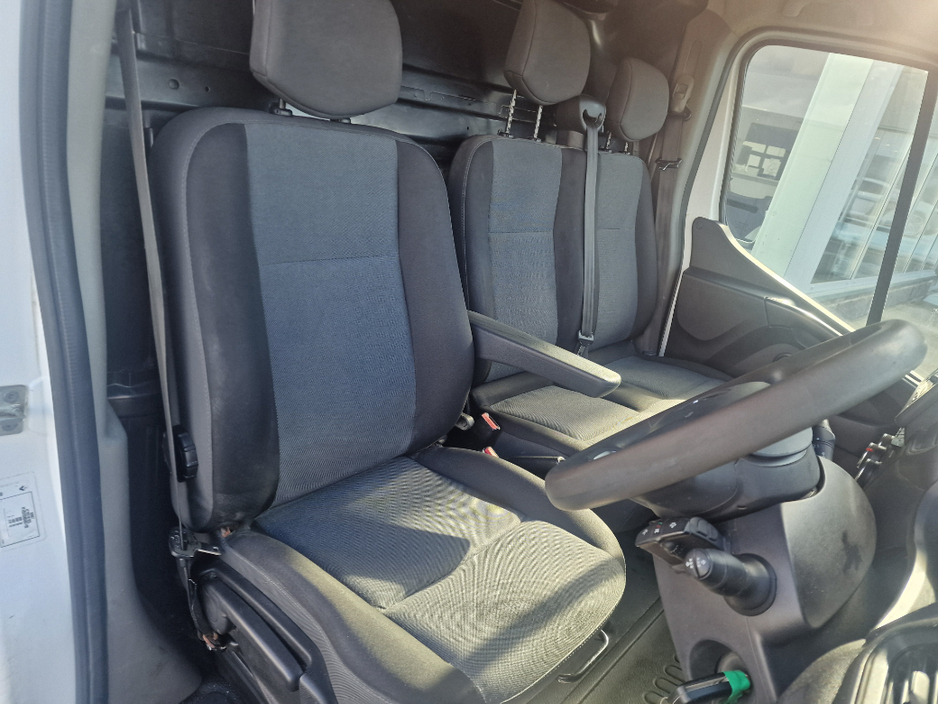 2020 Renault Master - image 15