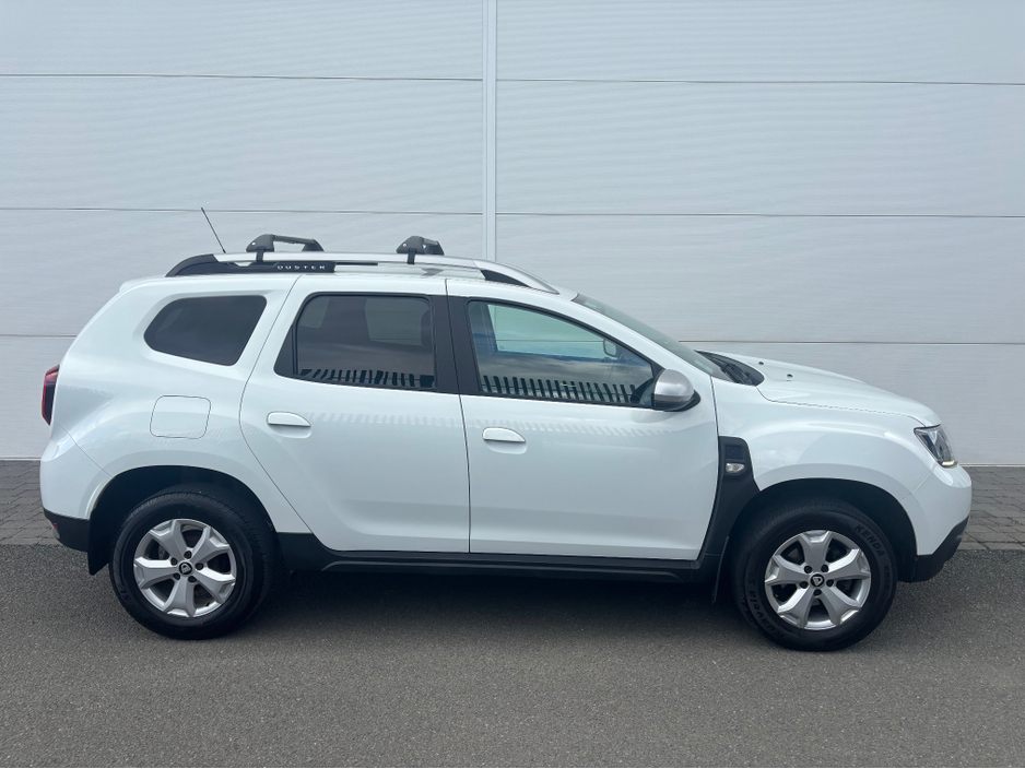 2020 Dacia Duster - image 6