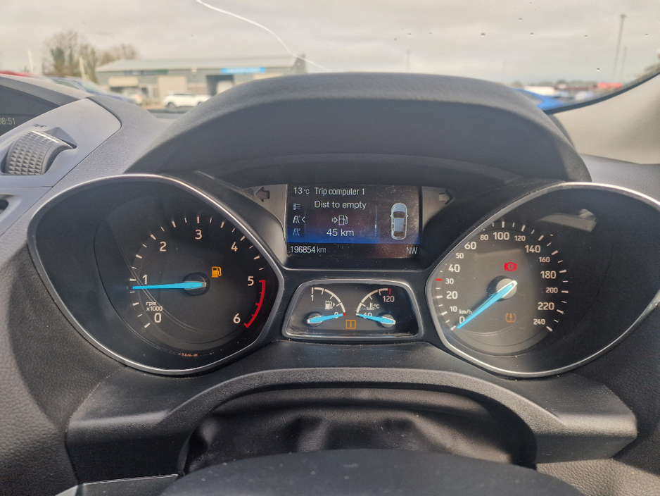 2019 Ford Kuga - image 11