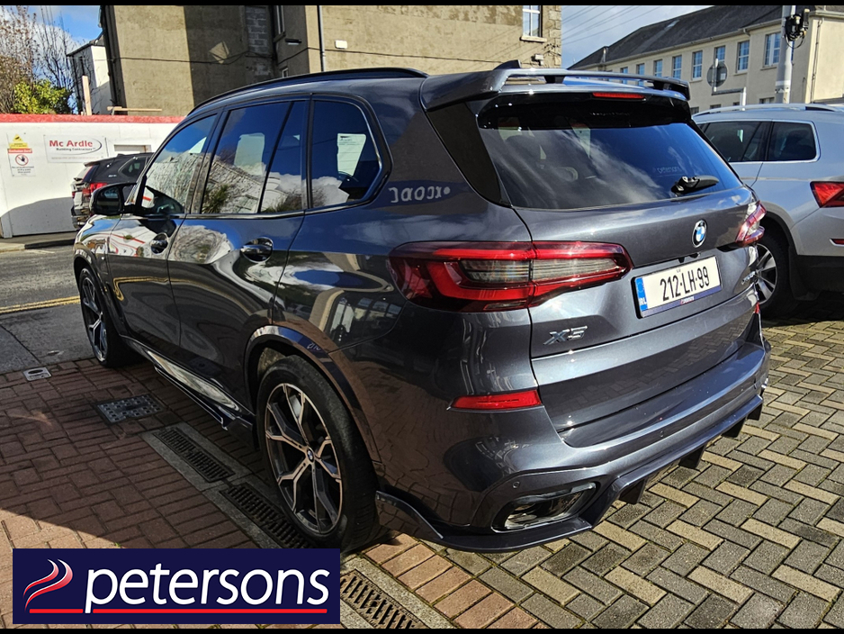 2021 BMW X5 - image 6