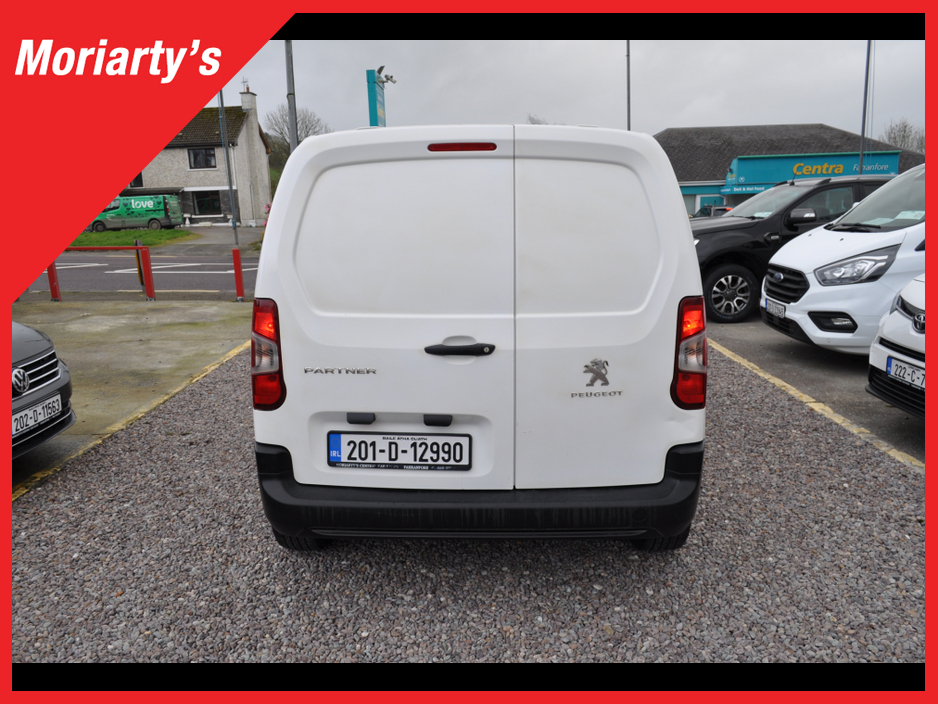 2020 Peugeot Partner - image 5