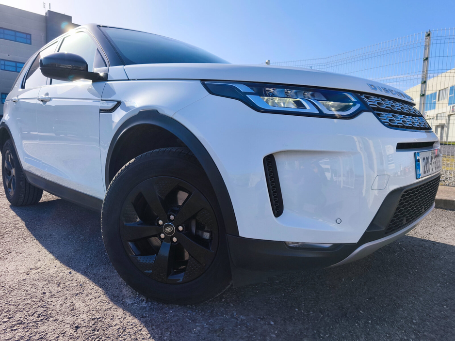 2020 Land Rover Discovery Sport - image 4