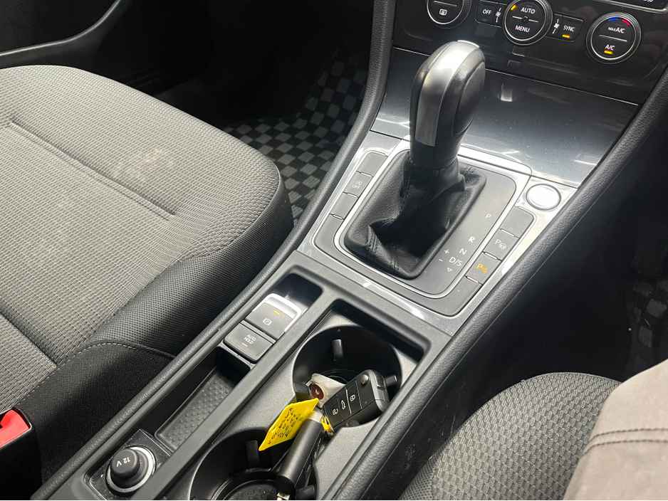 2019 Volkswagen Golf - image 17