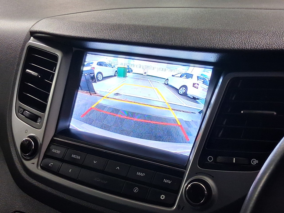 2017 Hyundai Tucson - image 10