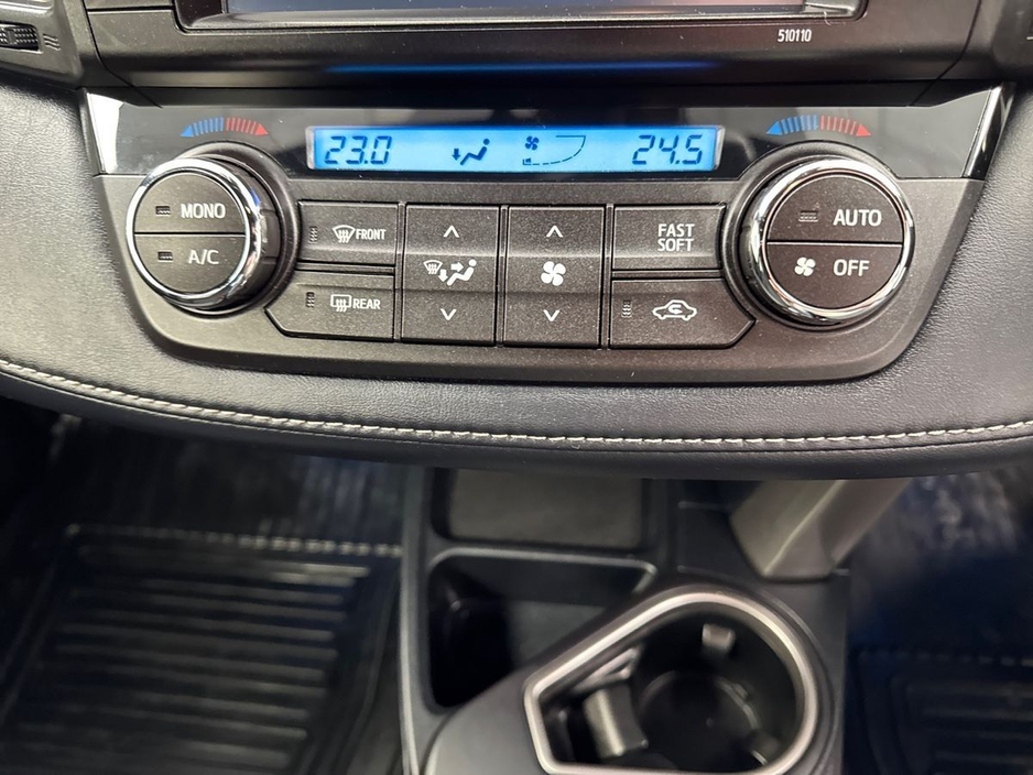 2018 Toyota Rav4 - image 17