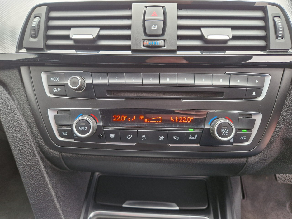 2013 BMW 3 Series - image 40