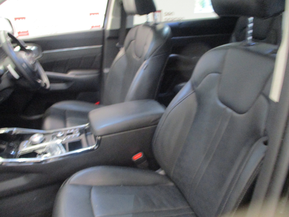 2025 Kia Sorento - image 18