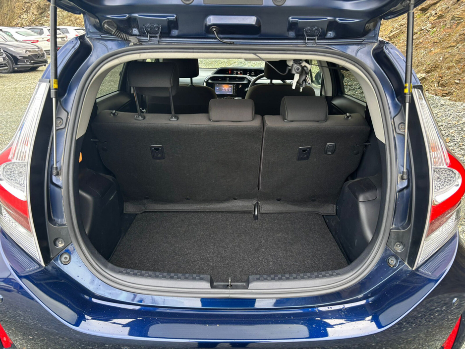 2020 Toyota Aqua Hybrid Luxury €13,950