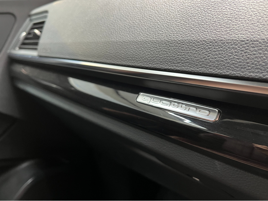 2020 Audi Q5 - image 9