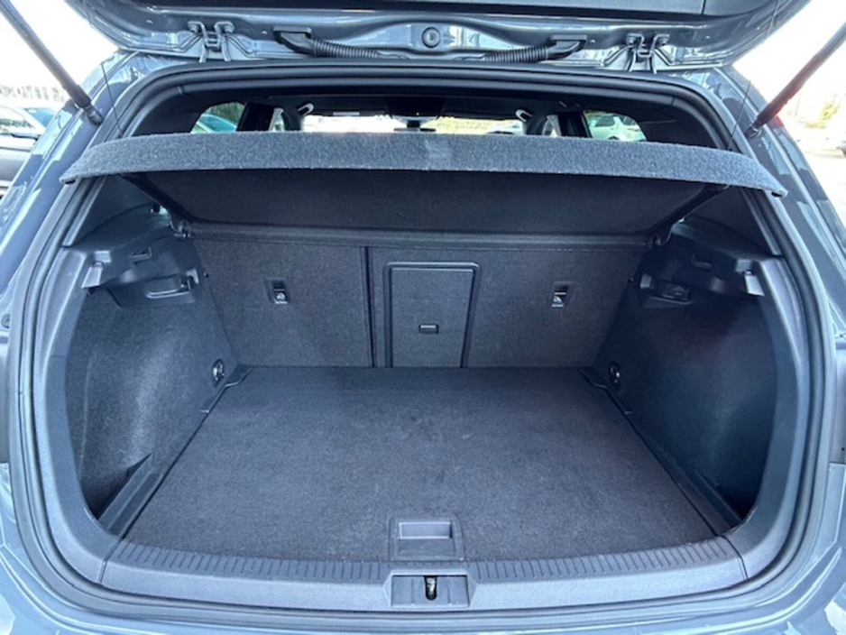 2019 Volkswagen Golf - image 18