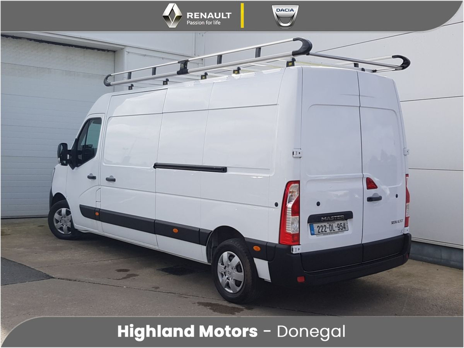 2022 Renault Master - image 3