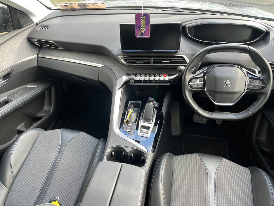 2022 Peugeot 3008 - image 6