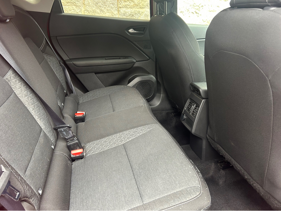 2023 Renault Captur - image 8