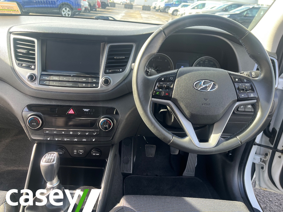 2018 Hyundai Tucson - image 18