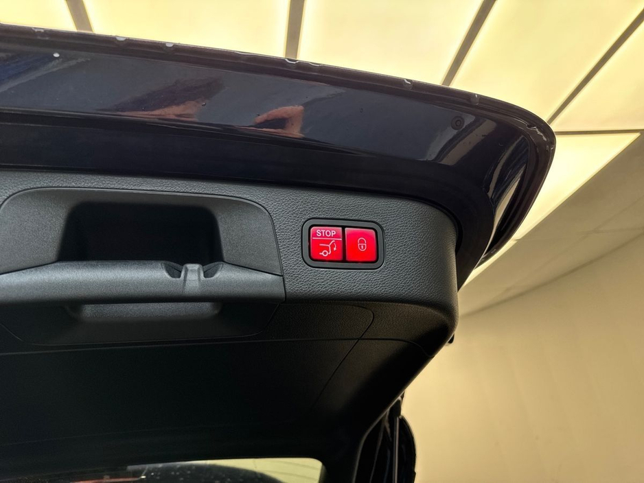 2022 Mercedes-Benz EQC - image 24