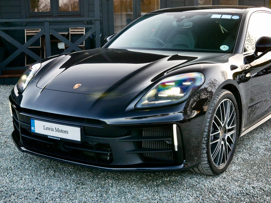 2024 Porsche Panamera - image 13