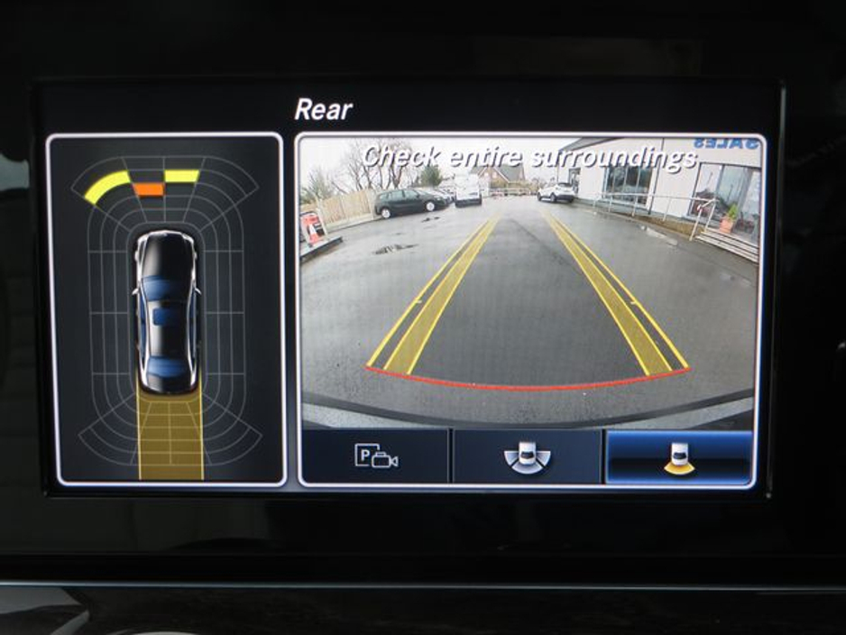 2016 Mercedes-Benz E Class - image 16