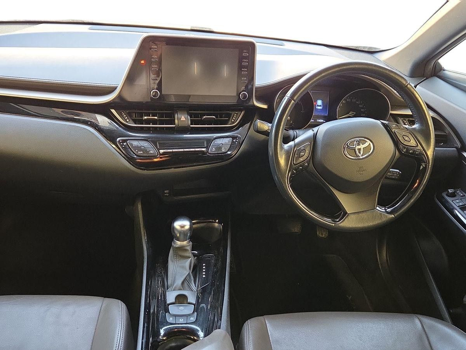 2020 Toyota C-HR - image 6