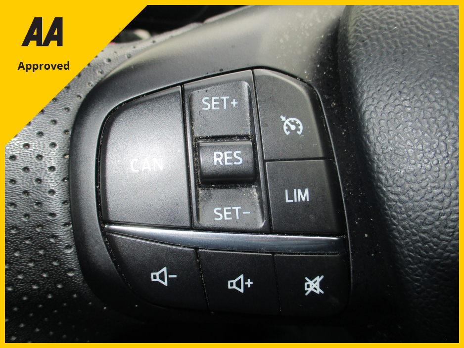 2022 Ford Puma ST-LINE  5DR 1.0T 125 MHEV.  SOLAR SILVER WITH BLACK ROOF  , ONE  CAREFUL OWNER, FULL FORD SERVICE HISTORY AND IN SHOWROOM CONDITION !!12 MONTHS AA AND 12 MONTHS WARRANTY.  CALL BRENDAN ON 0872051161 €23,500