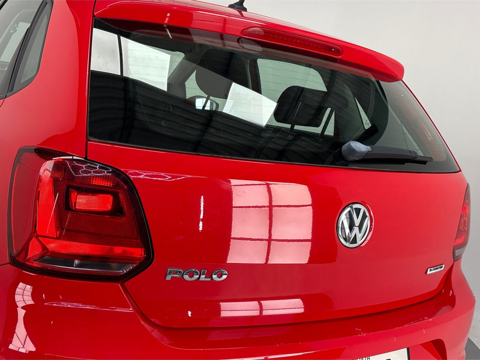 2017 Volkswagen Polo - image 12