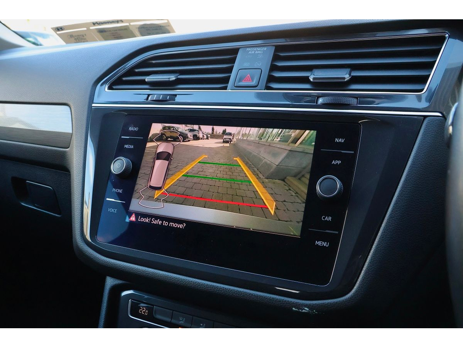 2021 Volkswagen Tiguan - image 18