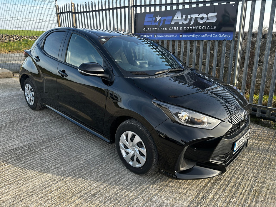 2021 Toyota Yaris - image 8