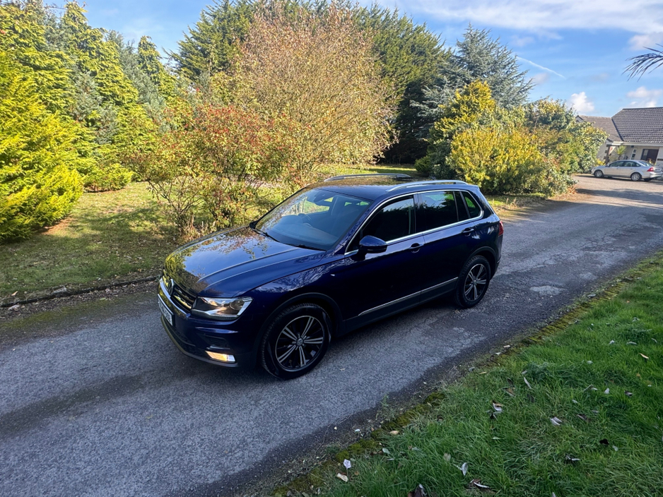 2017 Volkswagen Tiguan - image 3