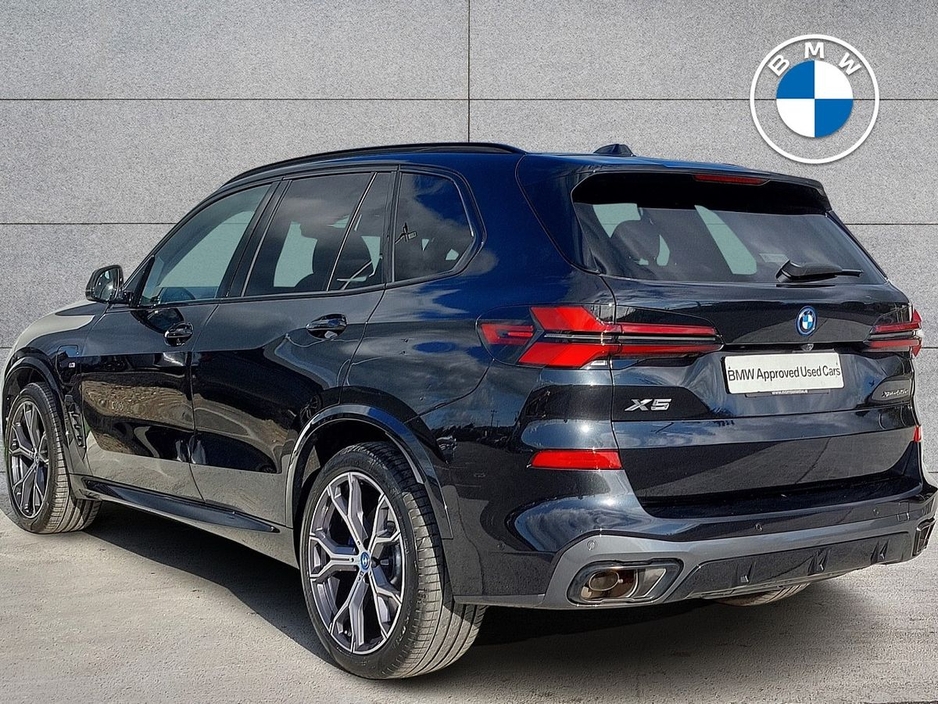 2025 BMW X5 - image 2