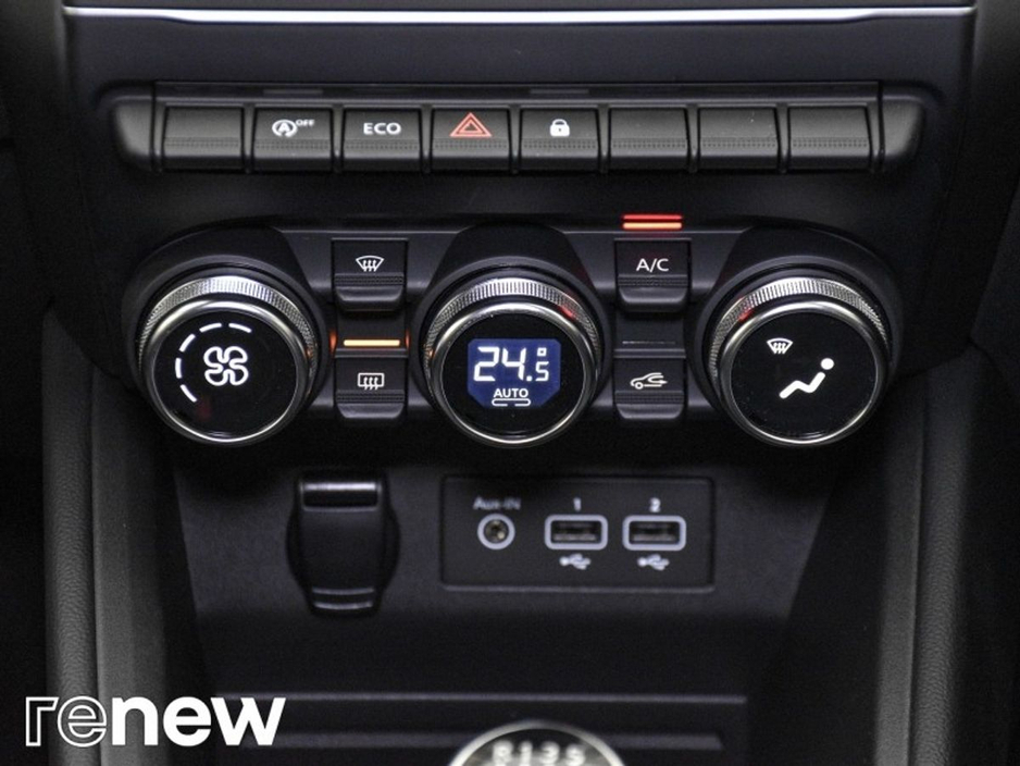 2023 Renault Clio - image 20