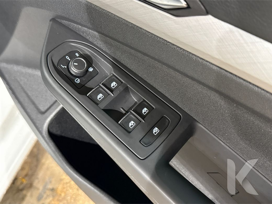 2021 Volkswagen Golf ETSI ACTIVE - FACTORY ALLOYS - DIGITAL DASH - PADDLE SHIFT - REVERSE CAMERA €23,950