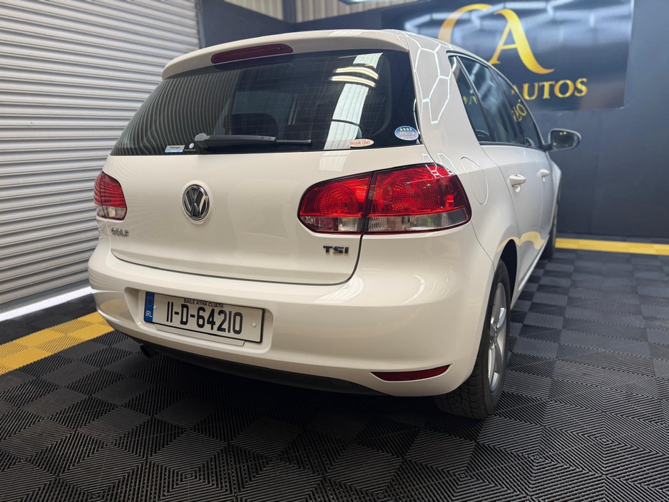 2011 Volkswagen Golf - image 7