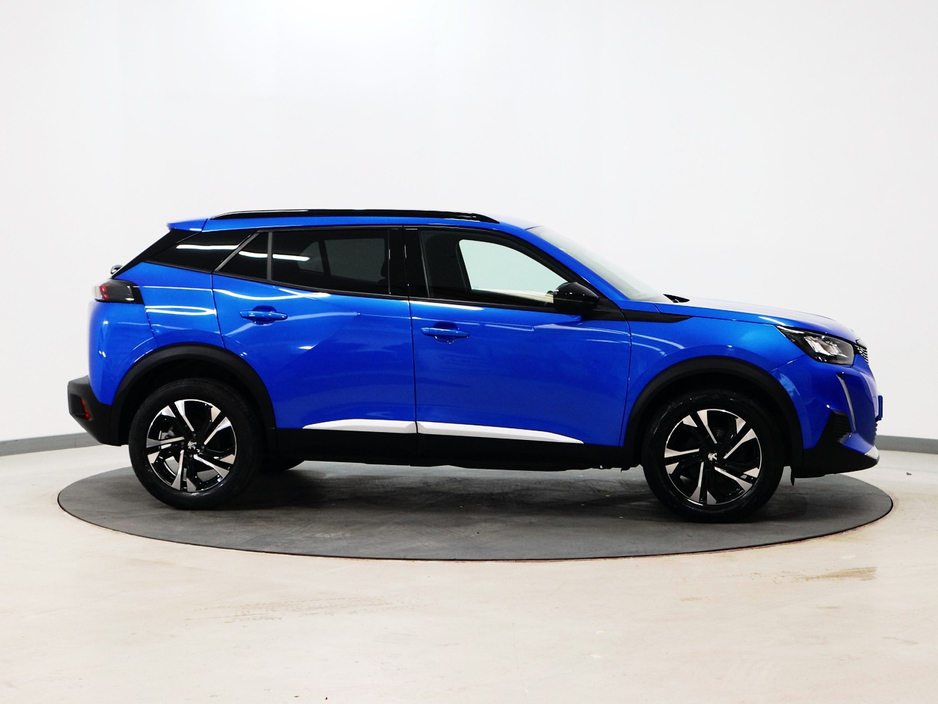 2023 Peugeot 2008 - image 2