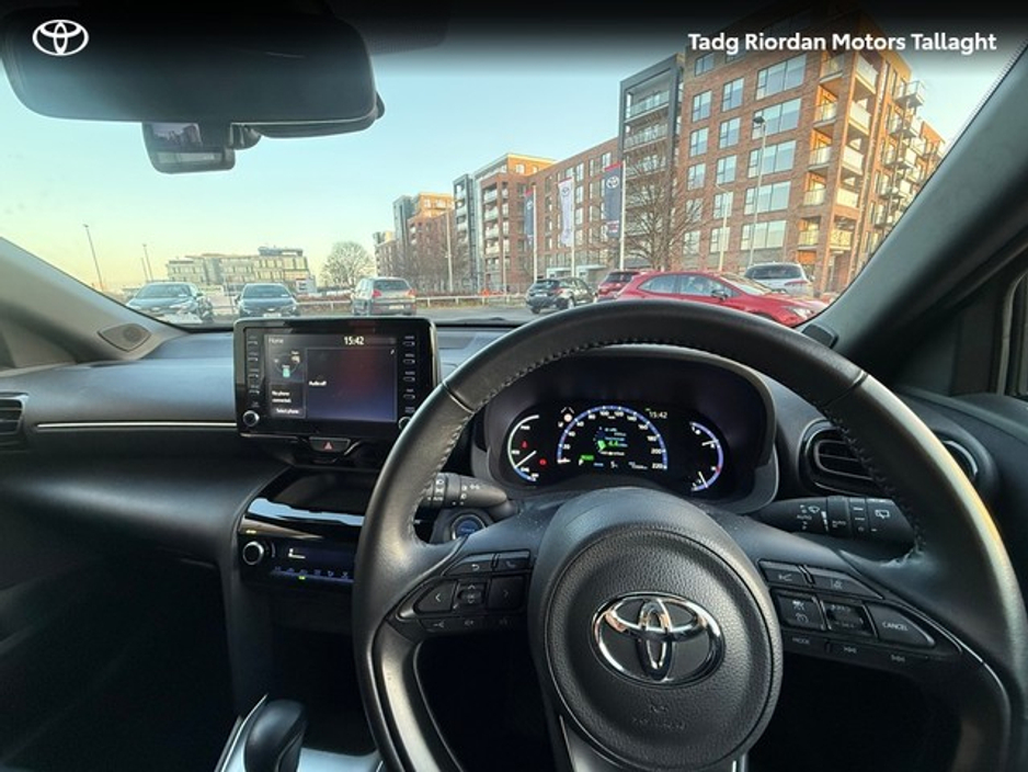 2024 Toyota Yaris Cross YARIS CROSS LUNA SPORT €30,450