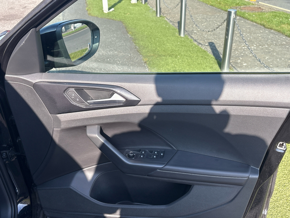 2025 Volkswagen T-Cross - image 11