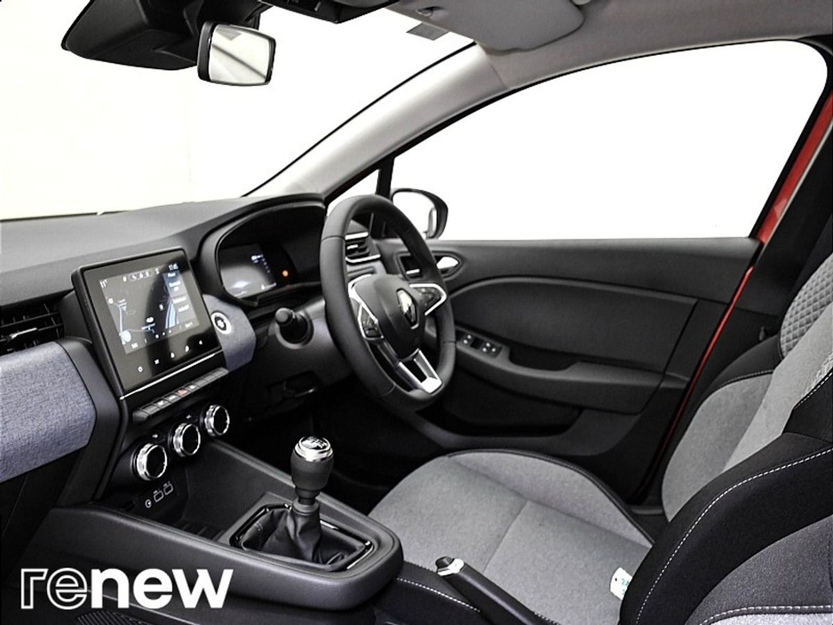 2025 Renault Clio - image 5