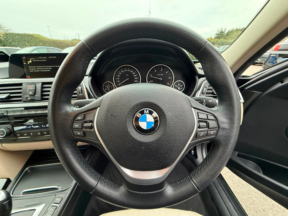 2016 BMW 3 Series - image 20
