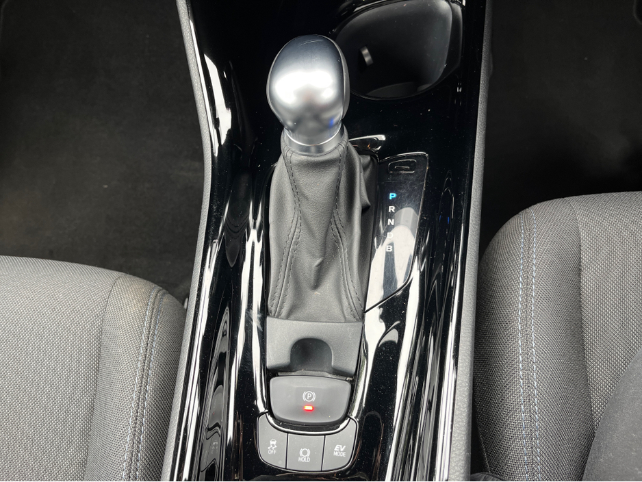 2021 Toyota C-HR 1.8 HYBRID SPORT BI- 4DR AUTO €25,888