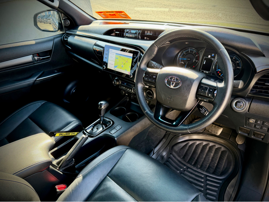 2024 Toyota Hilux - image 13