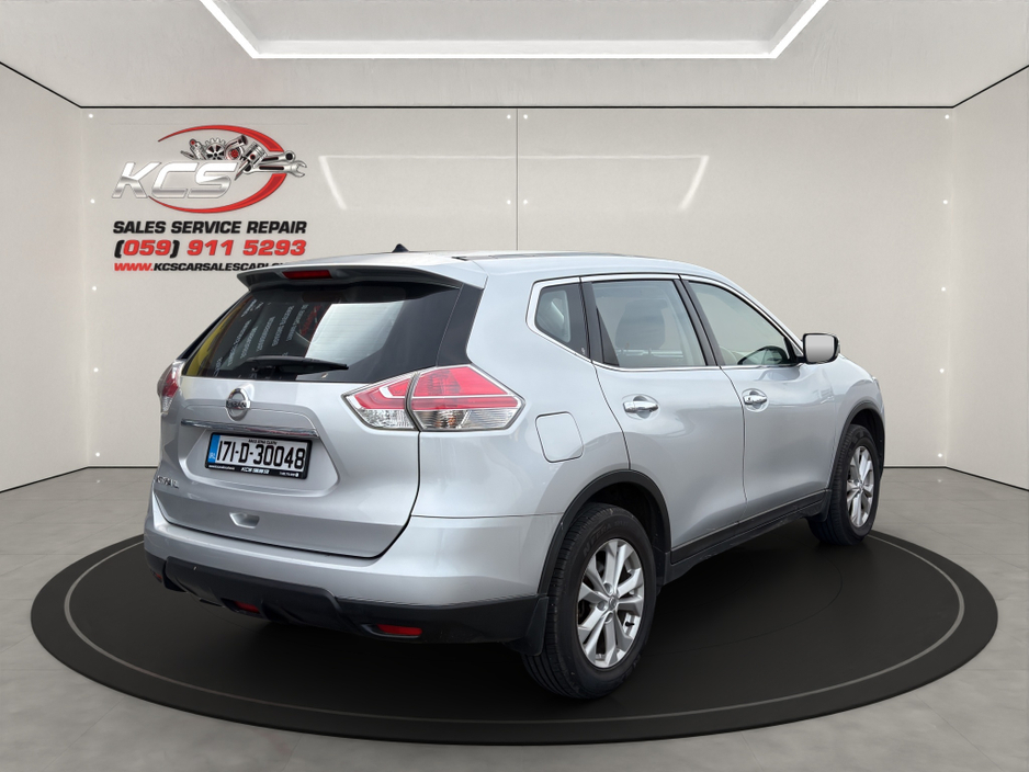 2017 Nissan X-Trail - image 6