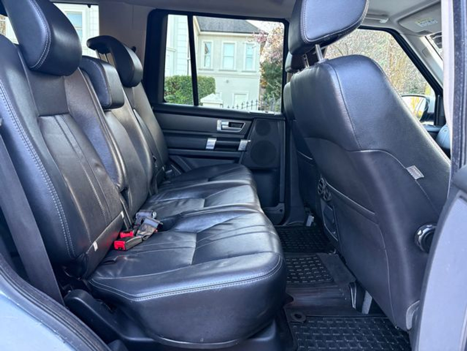 2013 Land Rover Discovery - image 21